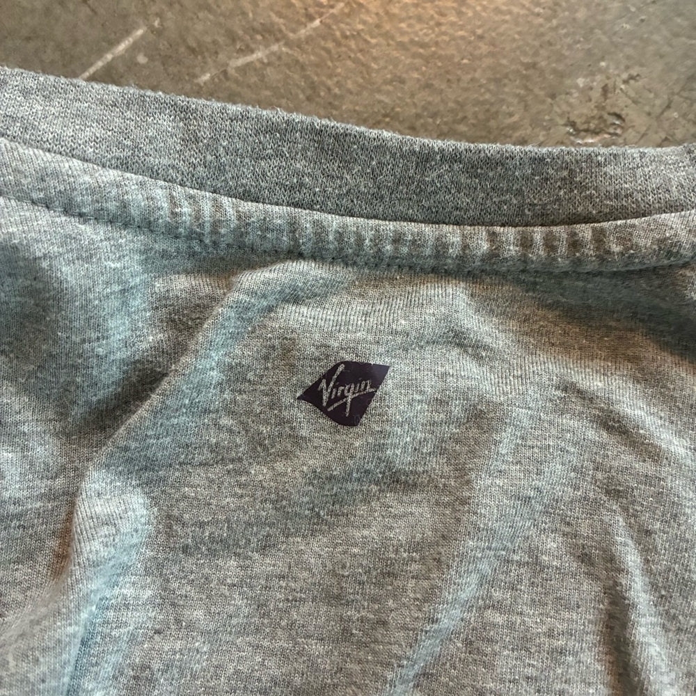 Gray Virgin air long sleeve crew neck pajama first class T-Shirt s/m unisex